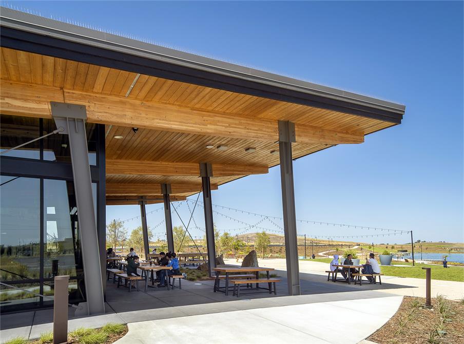 DAHLIN Glass House at One Lake