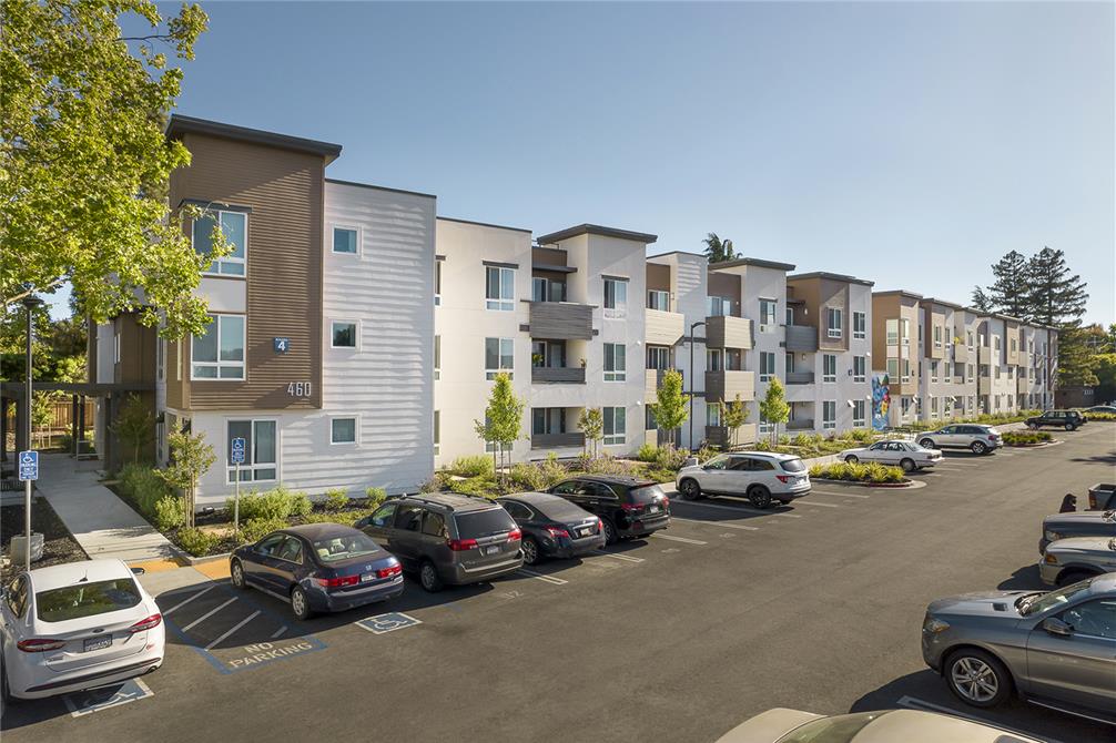 DAHLIN Shorebreeze Apartments